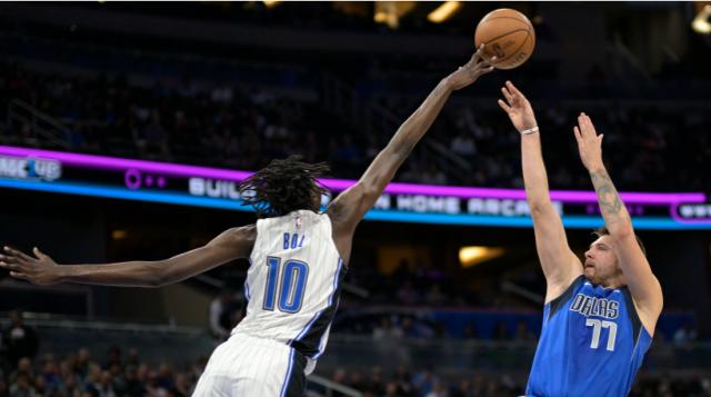 开云体育-独行侠东征遭遇连败 超负荷运转令东契奇体能报警